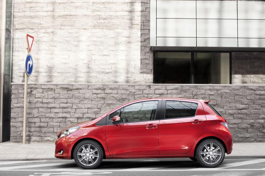  Toyota Yaris 2012 года  (фото 48 из 56)
